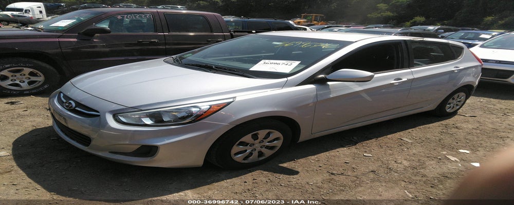 KMHCT5AE7FU228246 2015 HYUNDAI ACCENT photo no. 2