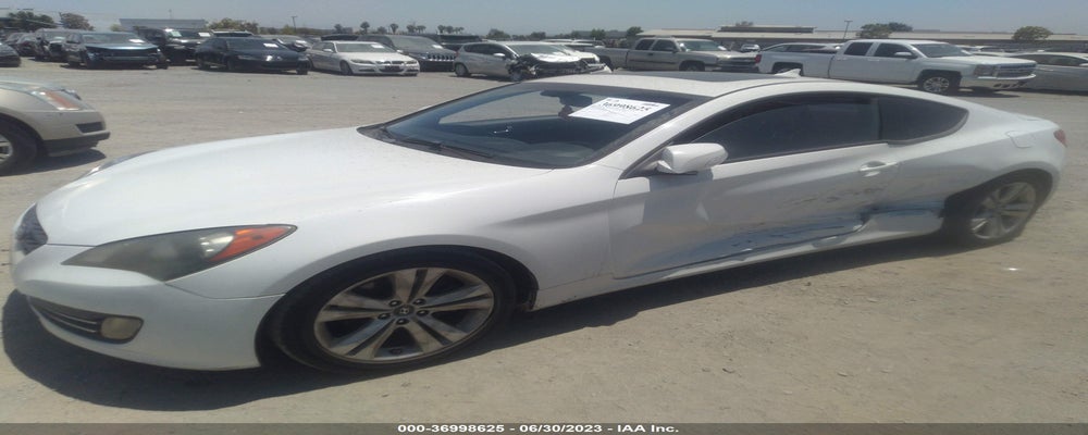 KMHHU6KH6AU010549 2010 HYUNDAI GENESIS COUPE photo no. 2