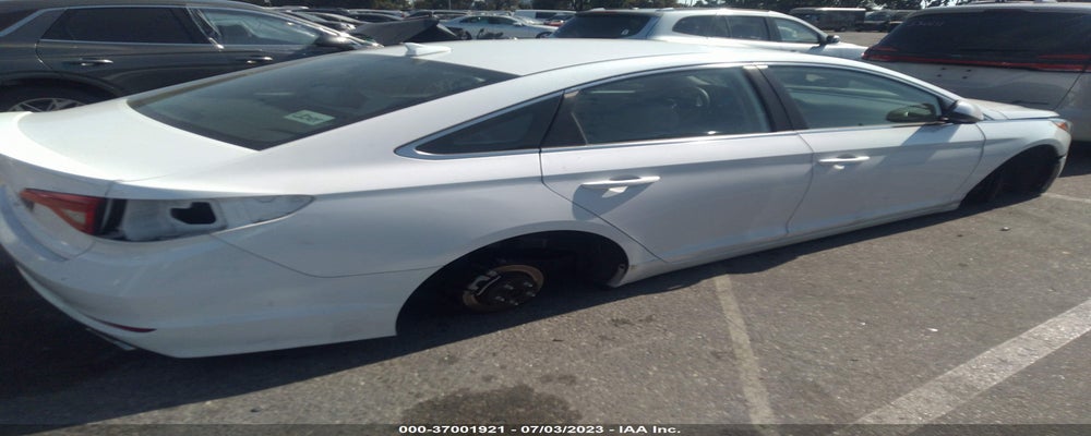 5NPE24AF2HH557520 2017 HYUNDAI SONATA photo no. 4