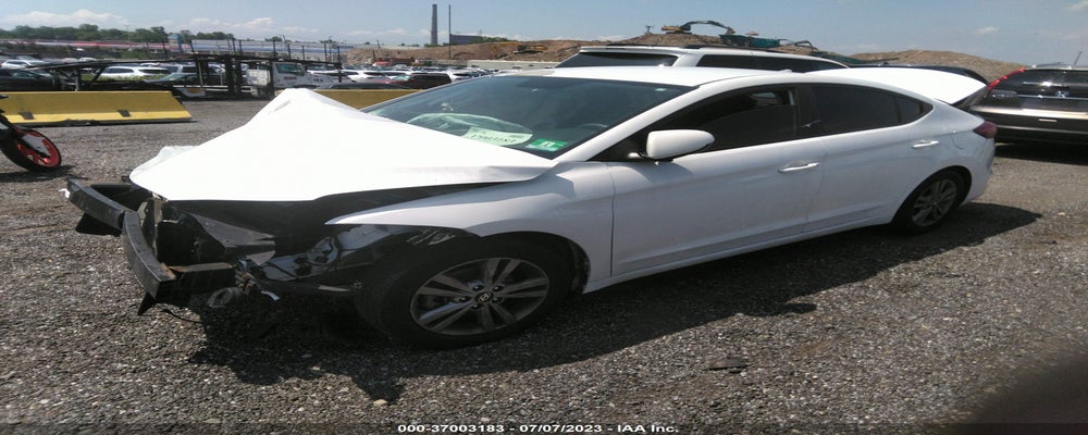 5NPD84LF6JH268315 2018 HYUNDAI ELANTRA photo no. 2
