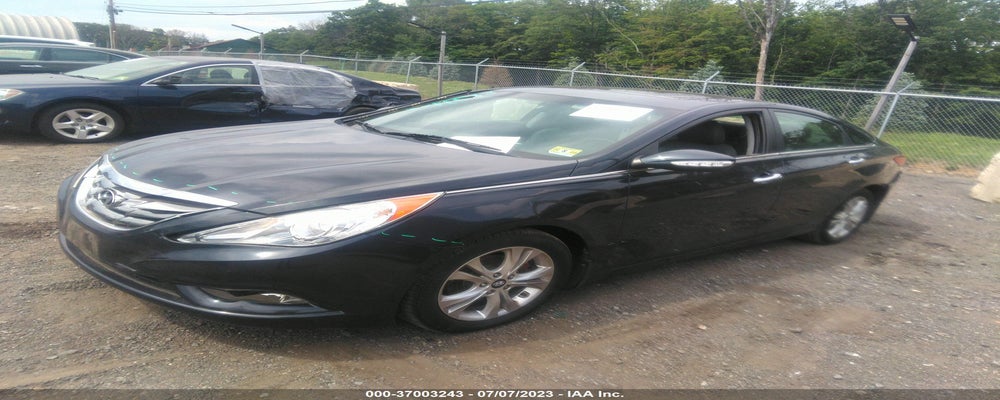 5NPEC4AC3BH121267 2011 HYUNDAI SONATA photo no. 2