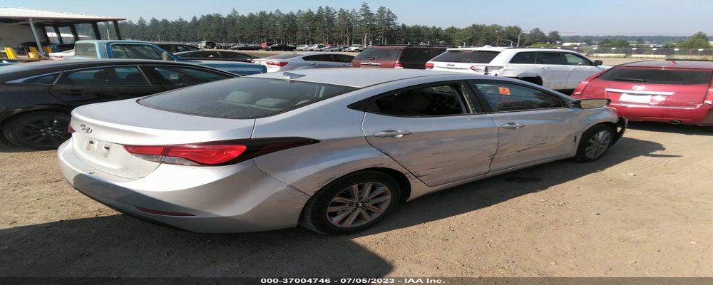 5NPDH4AE2FH616581 2015 HYUNDAI ELANTRA photo no. 4