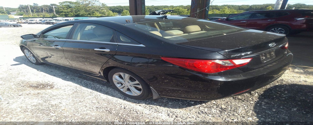 5NPEC4ACXBH138728 2011 HYUNDAI SONATA photo no. 3