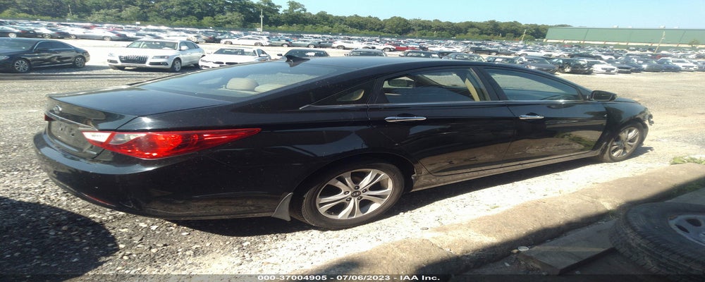 5NPEC4ACXBH138728 2011 HYUNDAI SONATA photo no. 4