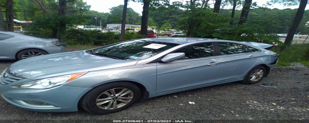 5NPEB4AC4DH581267 2013 HYUNDAI SONATA photo no. 2