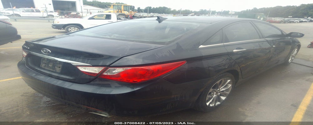 5NPEC4AC9BH102268 2011 HYUNDAI SONATA photo no. 4
