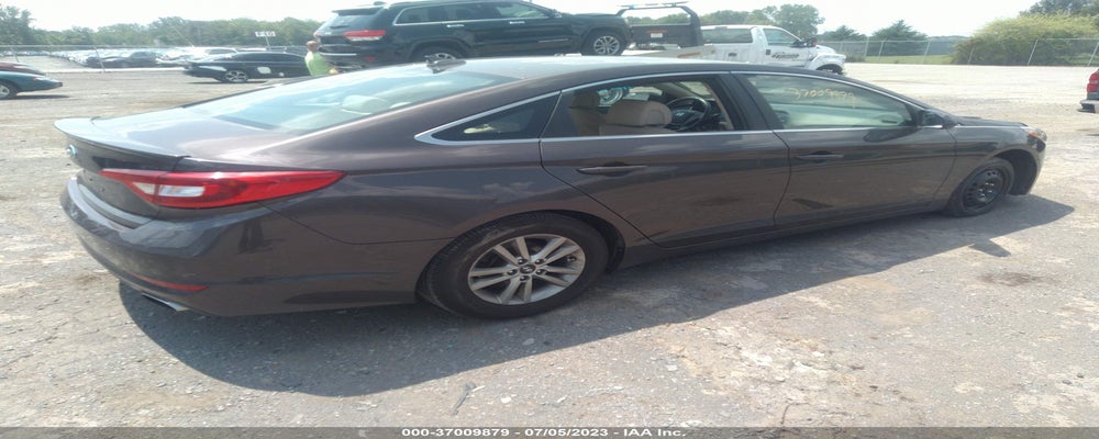 5NPE24AF0HH505836 2017 HYUNDAI SONATA photo no. 4