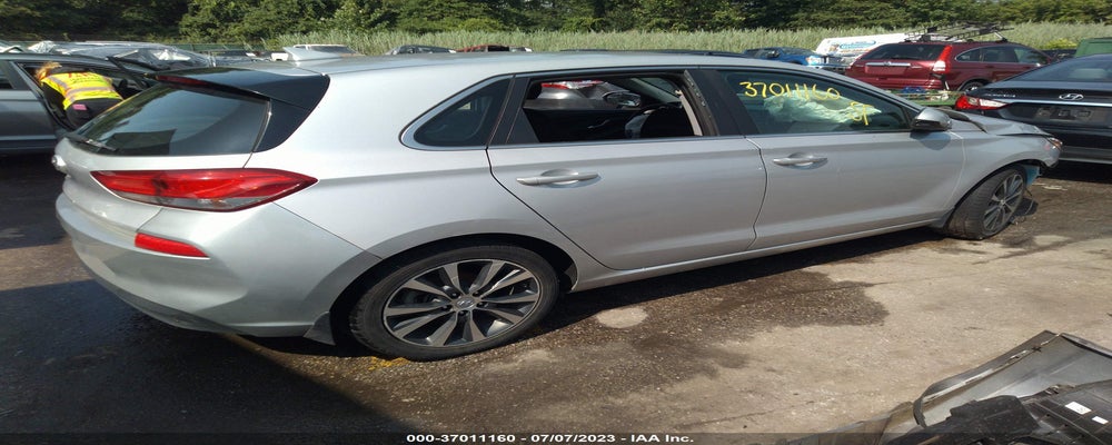 KMHH35LEXJU016677 2018 HYUNDAI ELANTRA GT photo no. 4