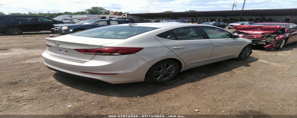 KMHD84LF7HU327318 2017 HYUNDAI ELANTRA photo no. 4