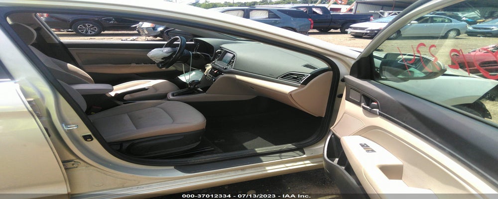KMHD84LF7HU327318 2017 HYUNDAI ELANTRA photo no. 5