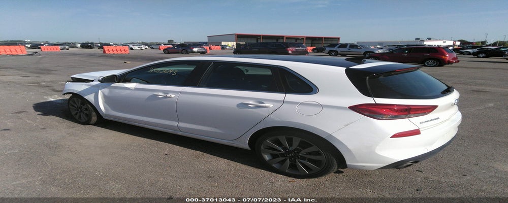 KMHH55LC0JU073141 2018 HYUNDAI ELANTRA GT photo no. 3