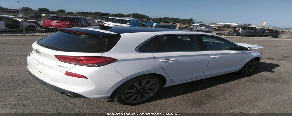 KMHH55LC0JU073141 2018 HYUNDAI ELANTRA GT photo no. 4