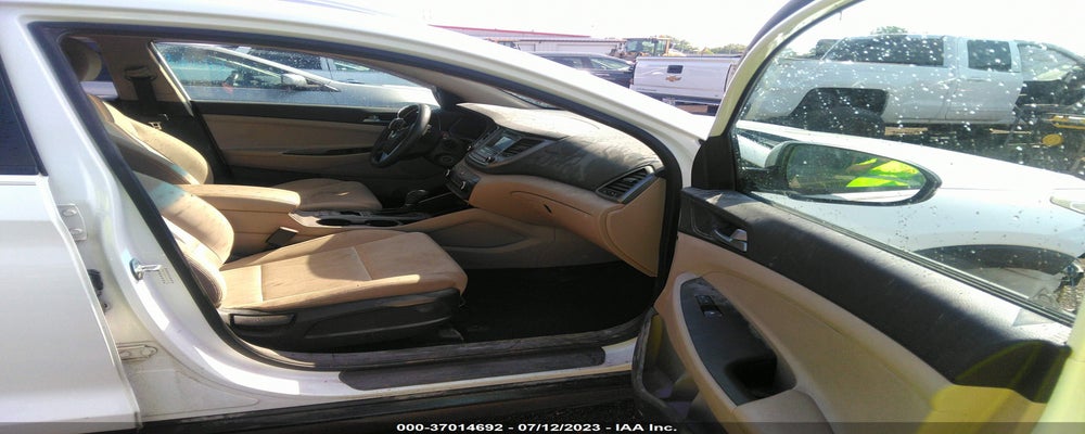 KM8J33A21GU076516 2016 HYUNDAI TUCSON photo no. 5