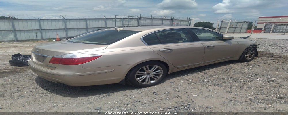 KMHGC4DF5BU126082 2011 HYUNDAI GENESIS photo no. 4
