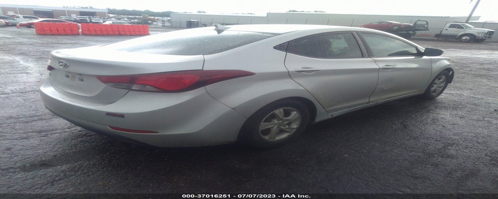 5NPDH4AE8FH640447 2015 HYUNDAI ELANTRA photo no. 4