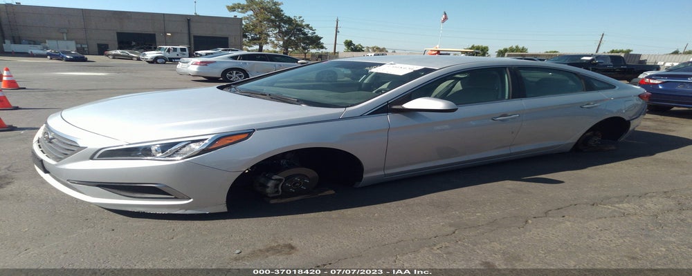 5NPE24AF2HH515591 2017 HYUNDAI SONATA photo no. 2