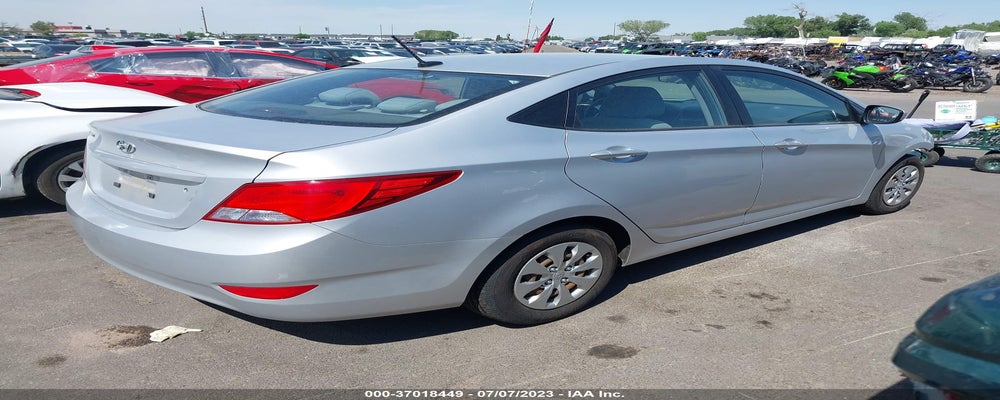 KMHCT4AE2HU196383 2017 HYUNDAI ACCENT photo no. 4