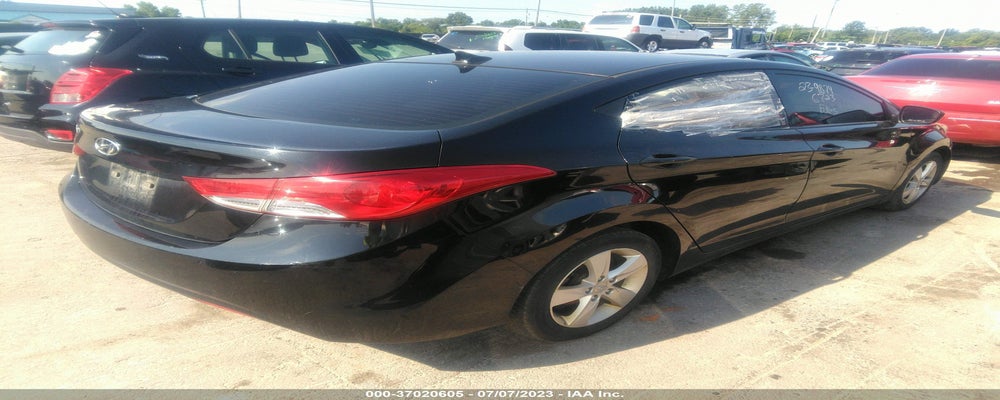 5NPDH4AE8DH381181 2013 HYUNDAI ELANTRA photo no. 4
