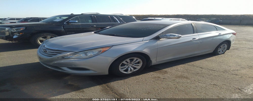 5NPEB4AC8BH266128 2011 HYUNDAI SONATA photo no. 2
