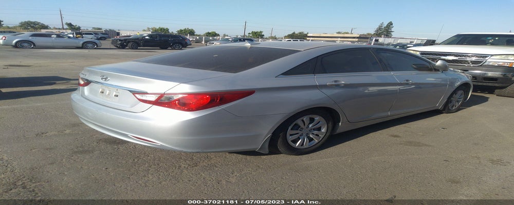 5NPEB4AC8BH266128 2011 HYUNDAI SONATA photo no. 4
