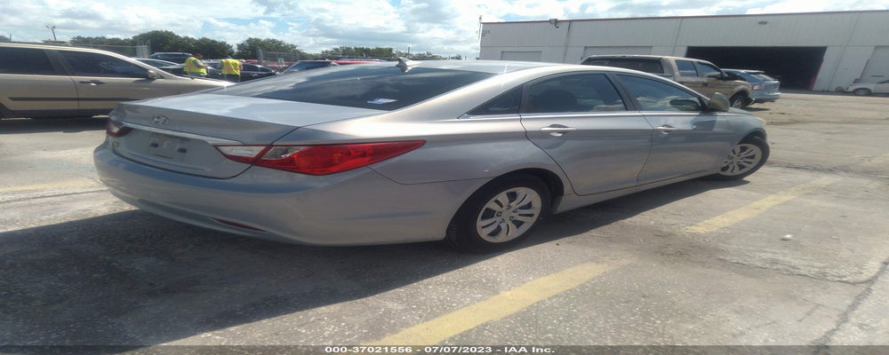5NPEB4AC0BH192333 2011 HYUNDAI SONATA photo no. 4