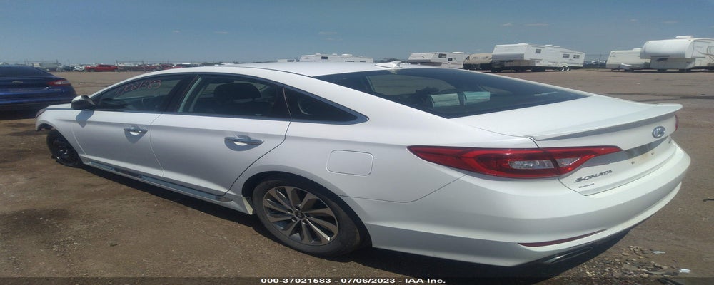 5NPE34AF2FH067069 2015 HYUNDAI SONATA photo no. 3