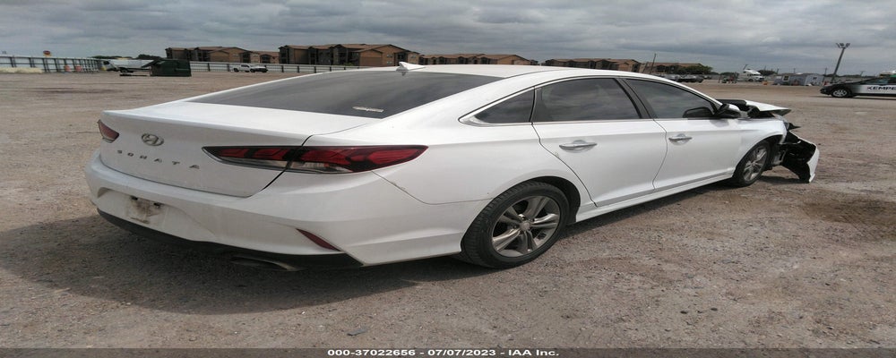 5NPE34AF6JH608746 2018 HYUNDAI SONATA photo no. 4