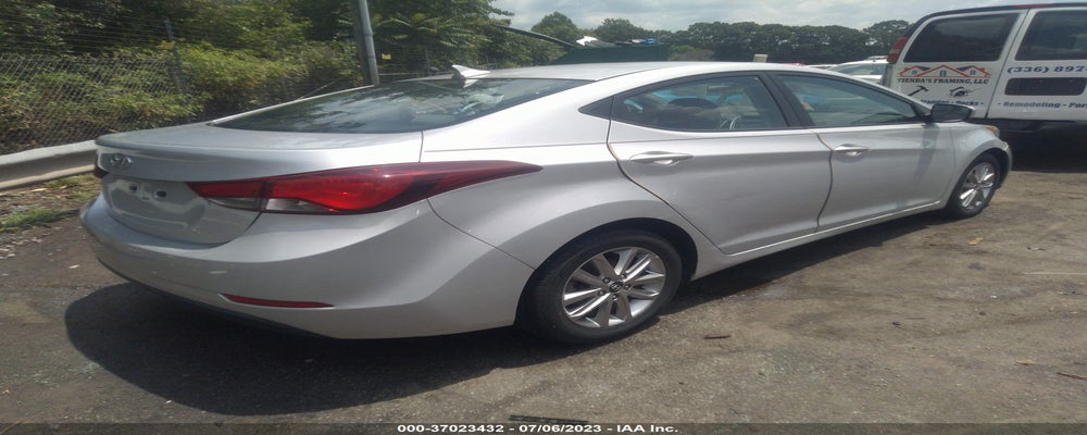 5NPDH4AE1FH639057 2015 HYUNDAI ELANTRA photo no. 4