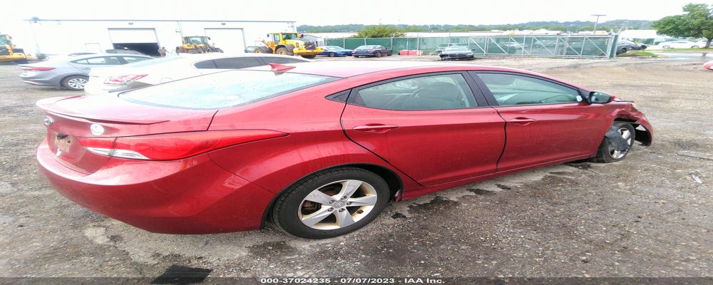 5NPDH4AEXDH391906 2013 HYUNDAI ELANTRA photo no. 4