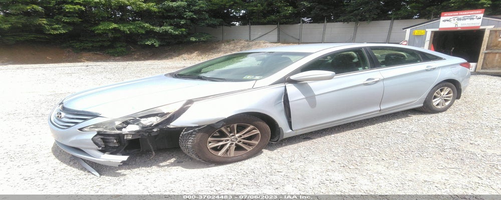 5NPEB4AC4DH723746 2013 HYUNDAI SONATA photo no. 2