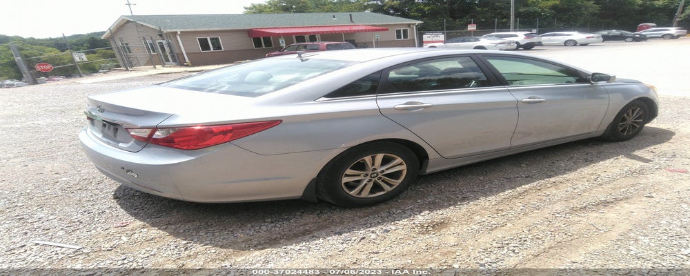 5NPEB4AC4DH723746 2013 HYUNDAI SONATA photo no. 4