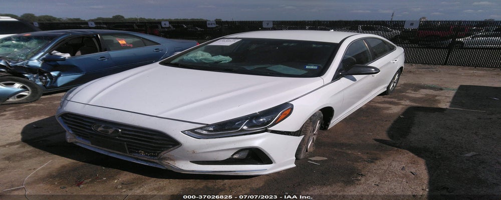 5NPE24AF4JH712753 2018 HYUNDAI SONATA photo no. 2