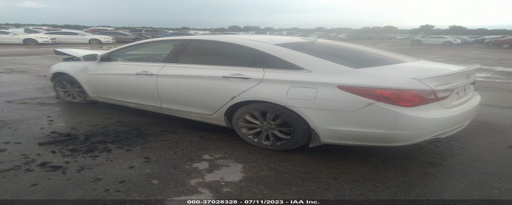 5NPEC4AB7BH274371 2011 HYUNDAI SONATA photo no. 3