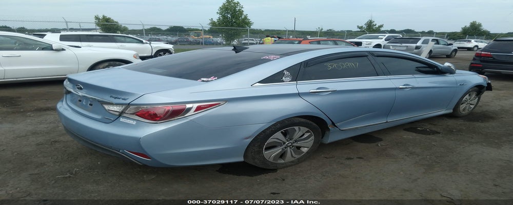 KMHEC4A48FA122559 2015 HYUNDAI SONATA photo no. 4
