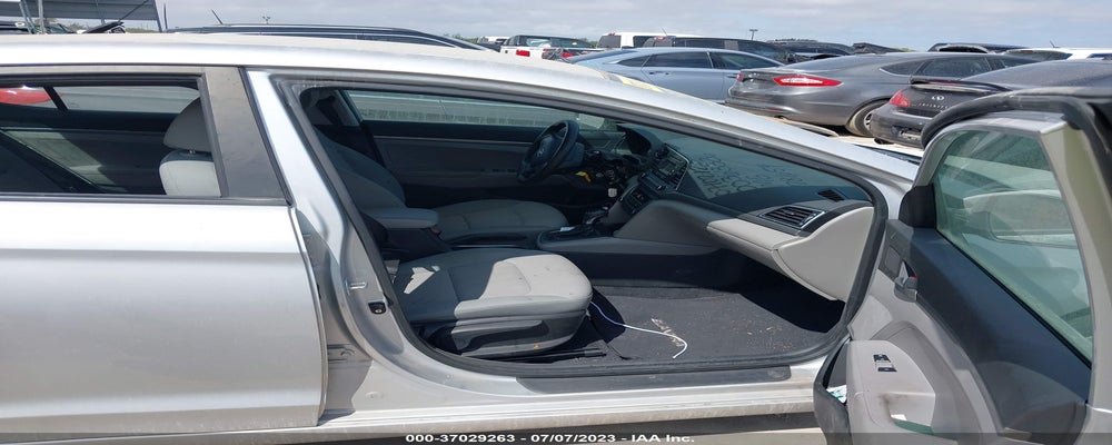 KMHD74LFXHU128654 2017 HYUNDAI ELANTRA photo no. 5