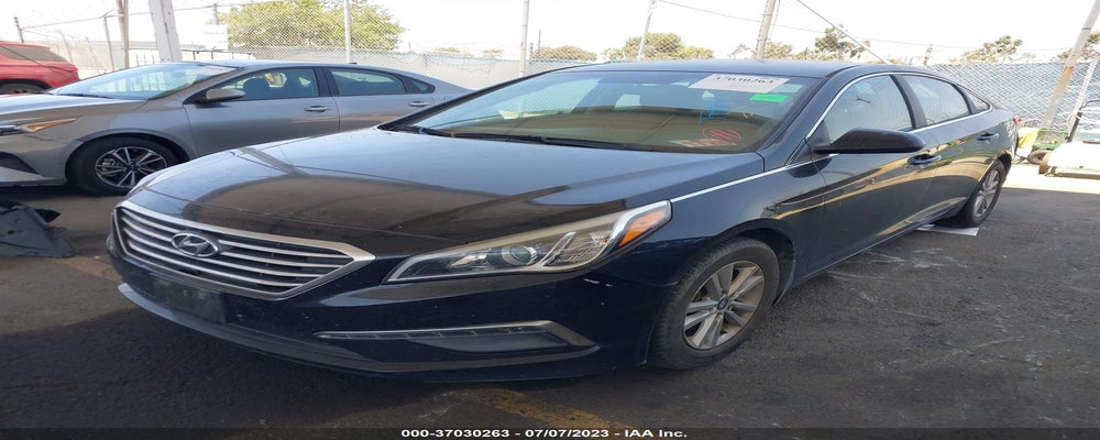 5NPE24AF0FH260064 2015 HYUNDAI SONATA photo no. 2