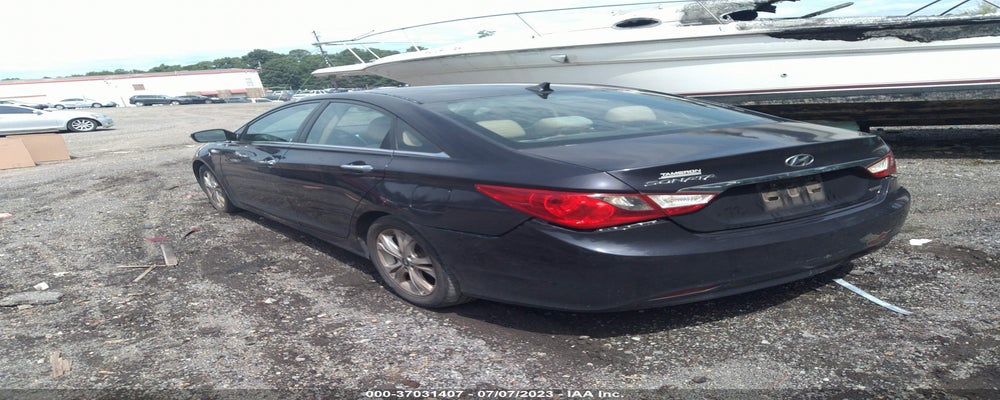 5NPEC4AC4BH039824 2011 HYUNDAI SONATA photo no. 3