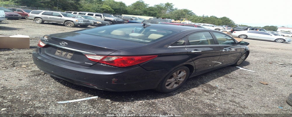 5NPEC4AC4BH039824 2011 HYUNDAI SONATA photo no. 4