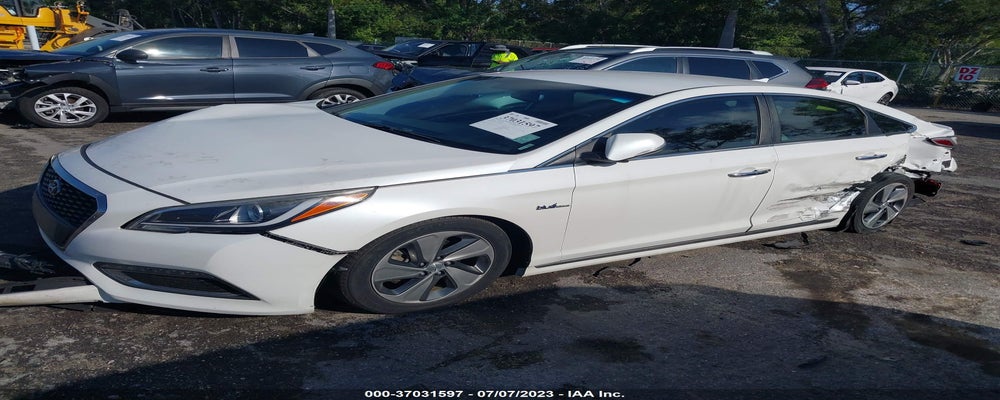 KMHE34L19GA017548 2016 HYUNDAI SONATA photo no. 2