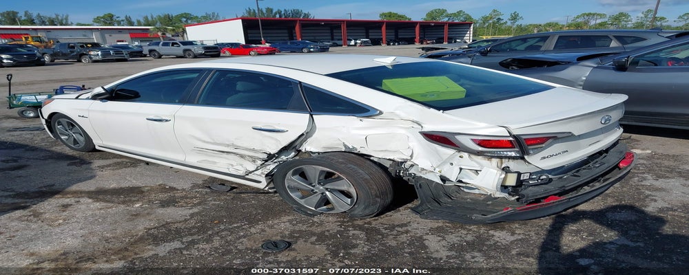 KMHE34L19GA017548 2016 HYUNDAI SONATA photo no. 3