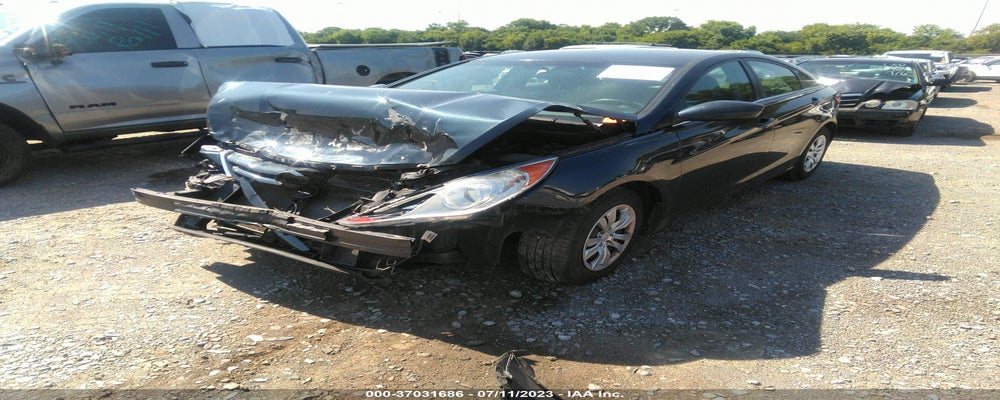 5NPEB4AC0BH041931 2011 HYUNDAI SONATA photo no. 2