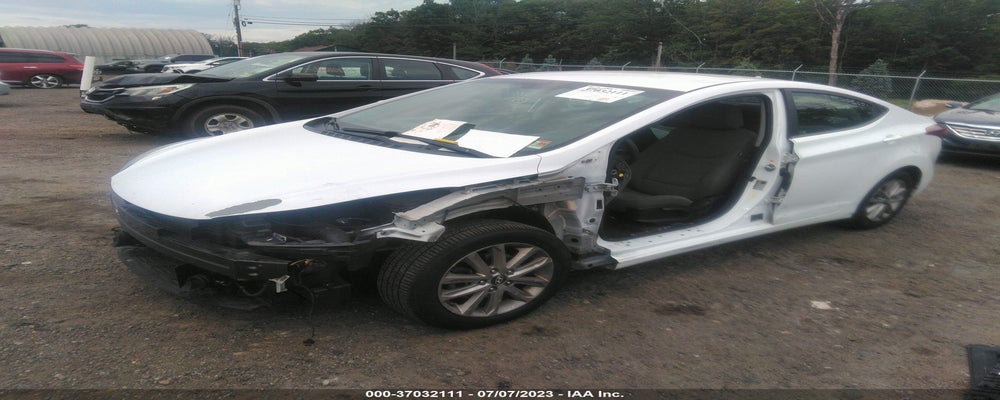 5NPDH4AE7FH611053 2015 HYUNDAI ELANTRA photo no. 2
