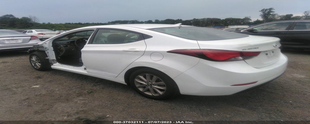 5NPDH4AE7FH611053 2015 HYUNDAI ELANTRA photo no. 3