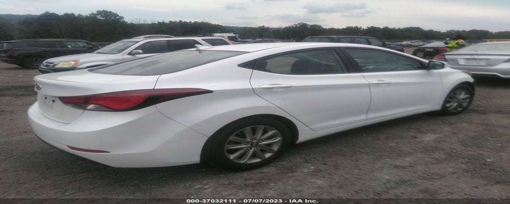 5NPDH4AE7FH611053 2015 HYUNDAI ELANTRA photo no. 4