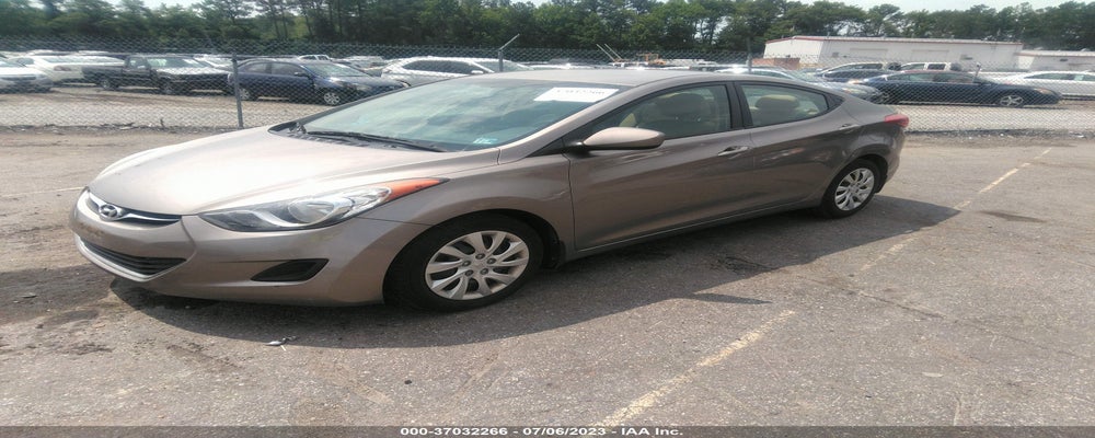 5NPDH4AEXDH198865 2013 HYUNDAI ELANTRA photo no. 2