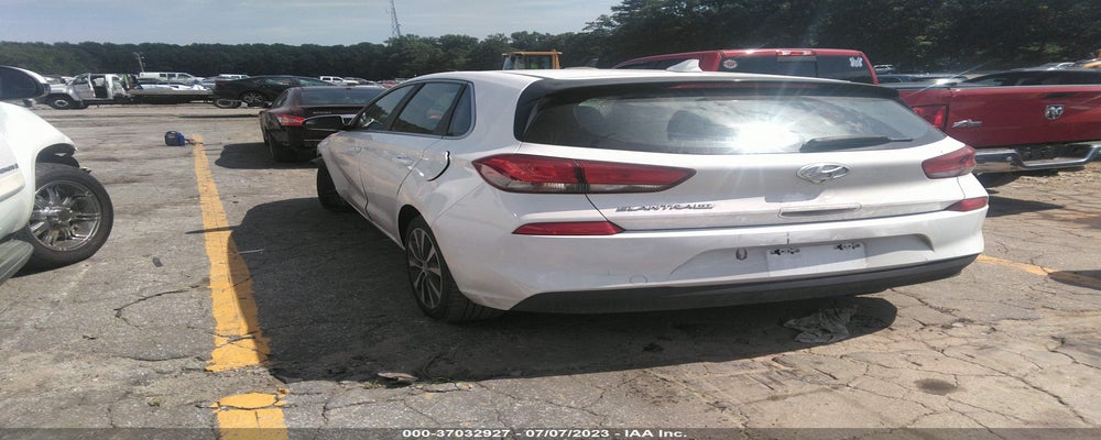 KMHH35LE6JU055136 2018 HYUNDAI ELANTRA GT photo no. 3