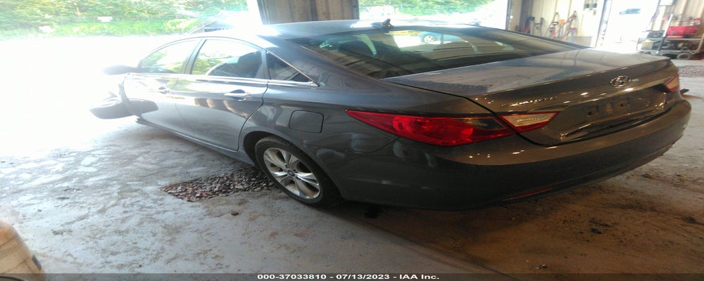 5NPEC4AC6BH141397 2011 HYUNDAI SONATA photo no. 3