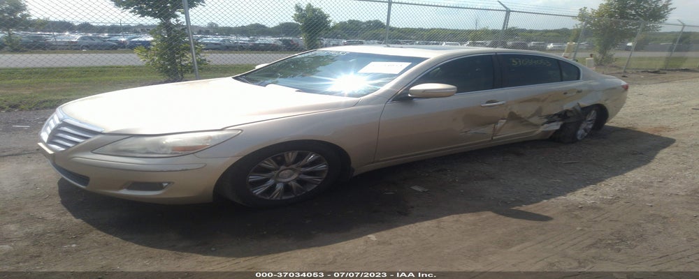 KMHGC4DE3BU117582 2011 HYUNDAI GENESIS photo no. 2