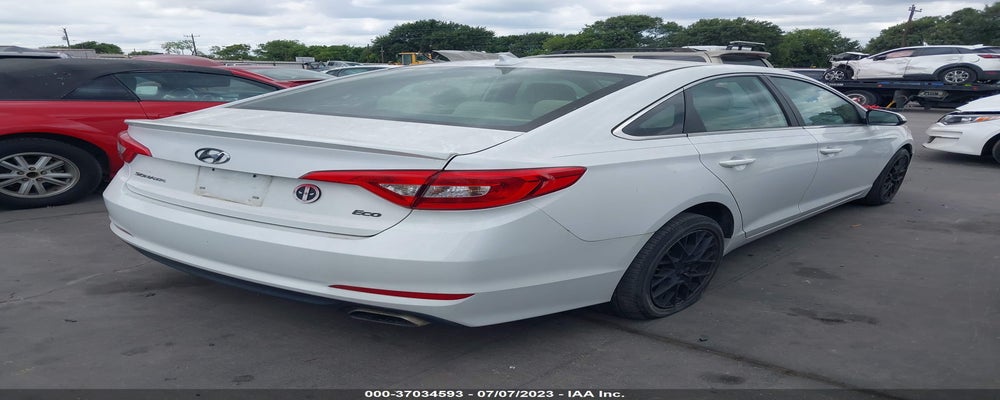 5NPE24AA2FH183976 2015 HYUNDAI SONATA photo no. 4