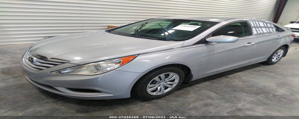5NPEB4AC4BH167449 2011 HYUNDAI SONATA photo no. 2